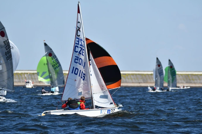 plachetnice Cadet